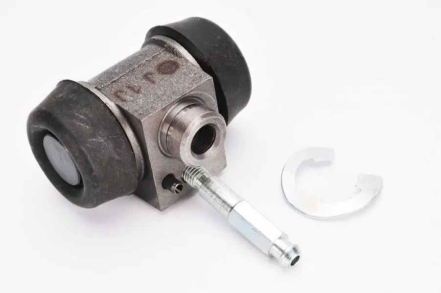 Cylinderek hamulcowy tył L/P C.E.I – 280311